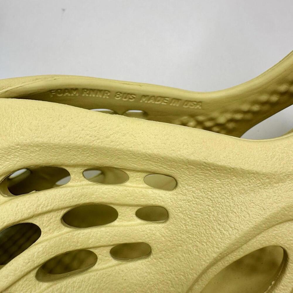 🥂SOLD🥂Adidas Yeezy Foam RNNR Runner in Sulfur, Size 8 - Picture 9 of 9